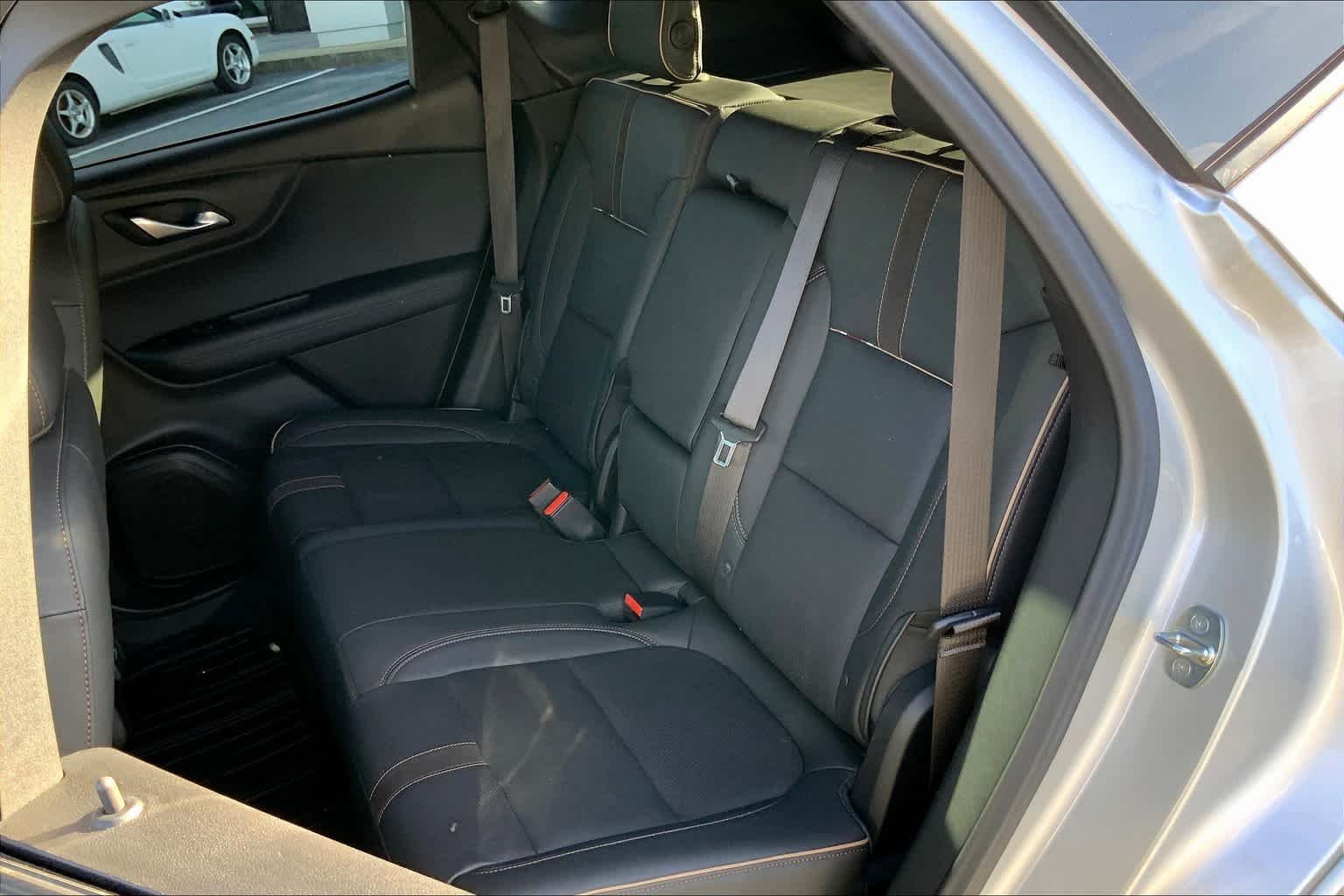 Used 2019 Silver Ice Metallic Chevrolet Premier image 20