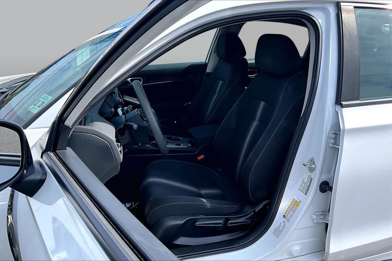 Used 2024 Platinum White Pearl Honda LX image 8