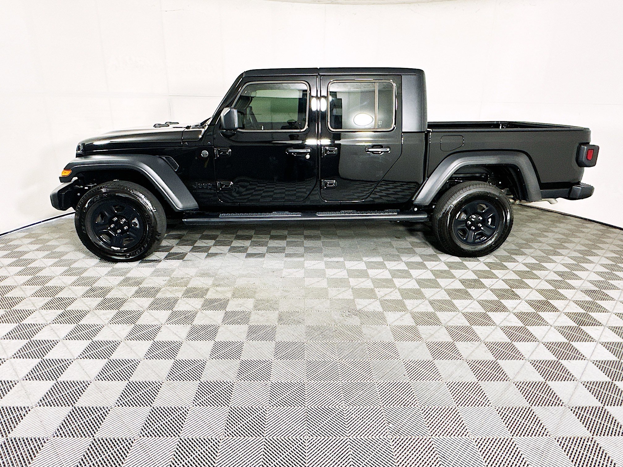 2025 Jeep Gladiator thumbnail 8