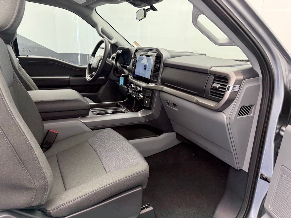 New 2026 Iconic Silver Metallic Ford XLT image 71