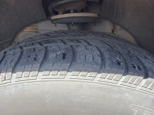 Used 2015 Onyx Black GMC SLE image 10