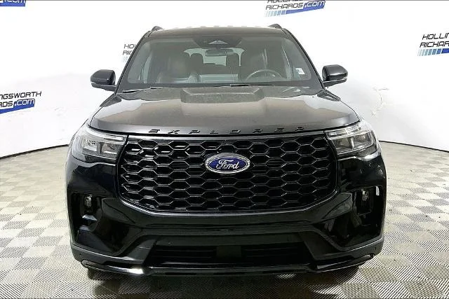 Certified Used 2025 Black Metallic Ford ST-Line image 29