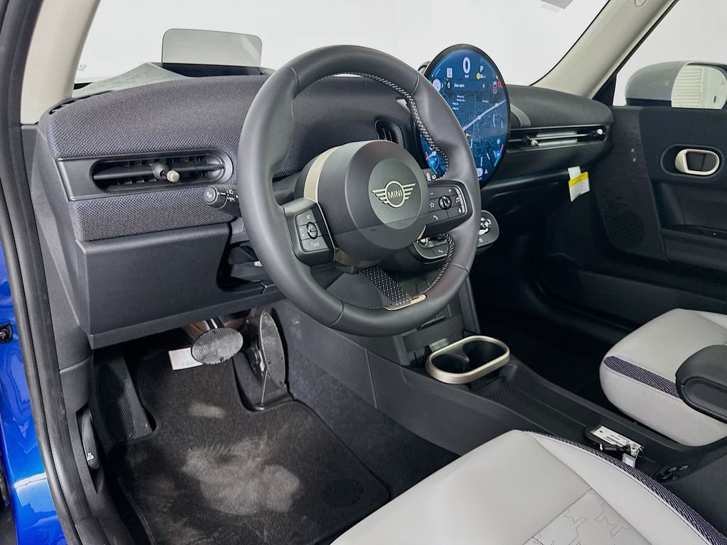 Certified Used 2025 Blue MINI Signature Plus image 9