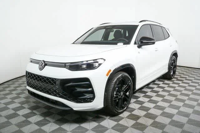 New 2026 Opal White Pearl Volkswagen SE R-Line Black image 30
