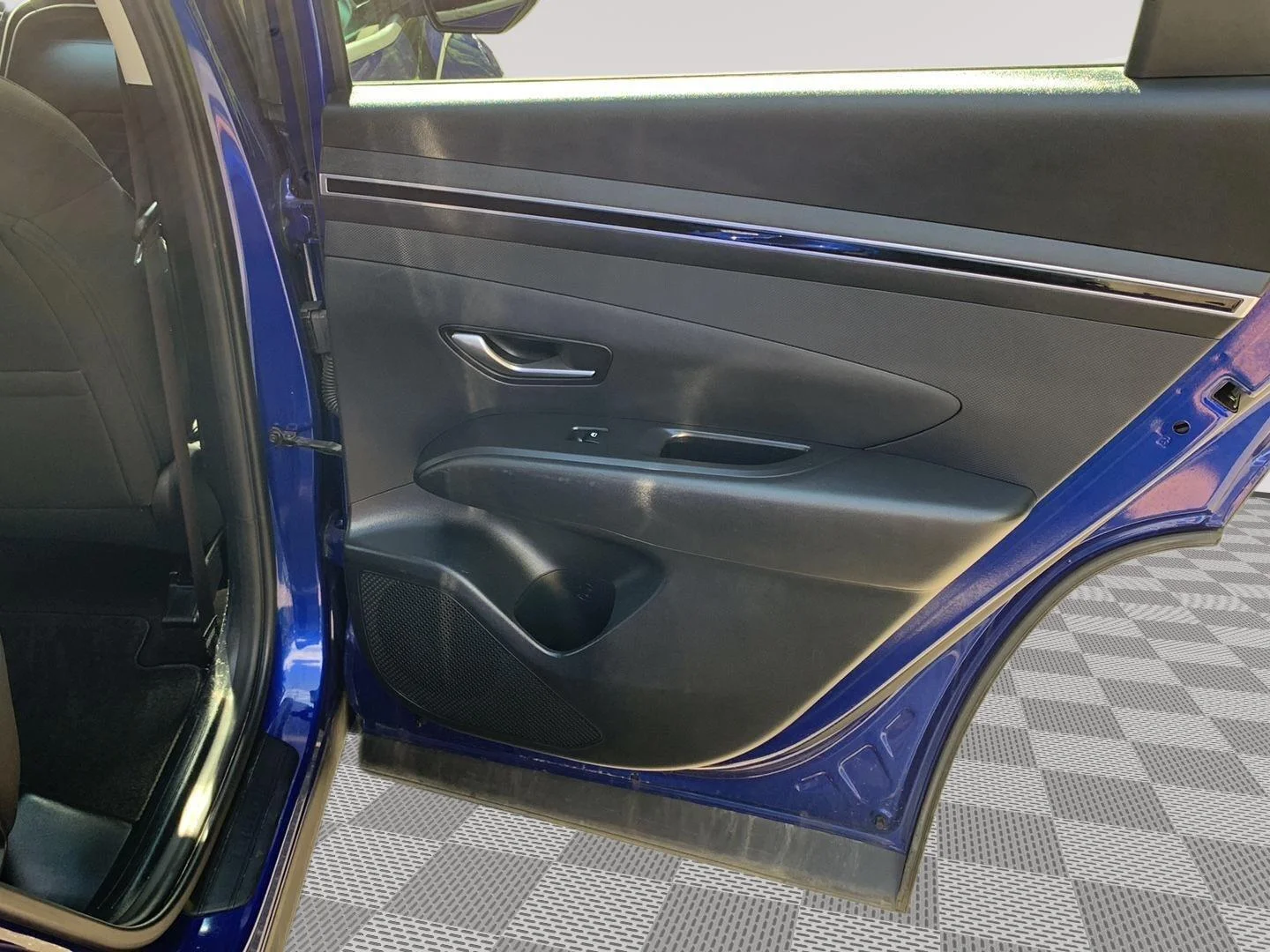 Used 2022 Intense Blue Hyundai SE image 13