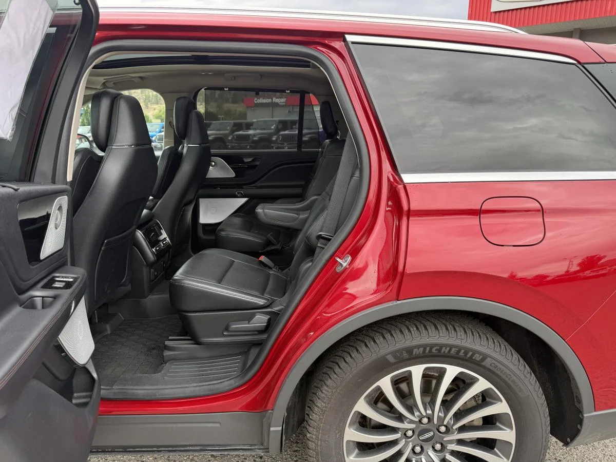 Used 2020 Red Lincoln Reserve Awd image 18