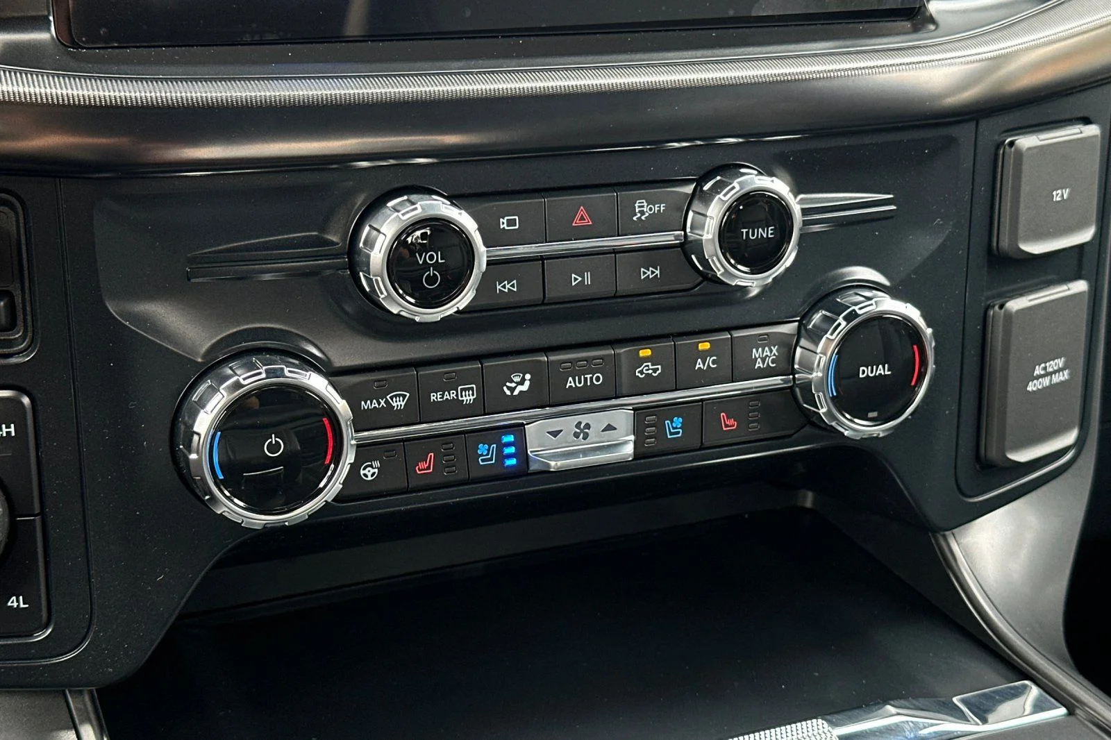 New 2026 Agate Black Metallic Ford Lariat® image 19