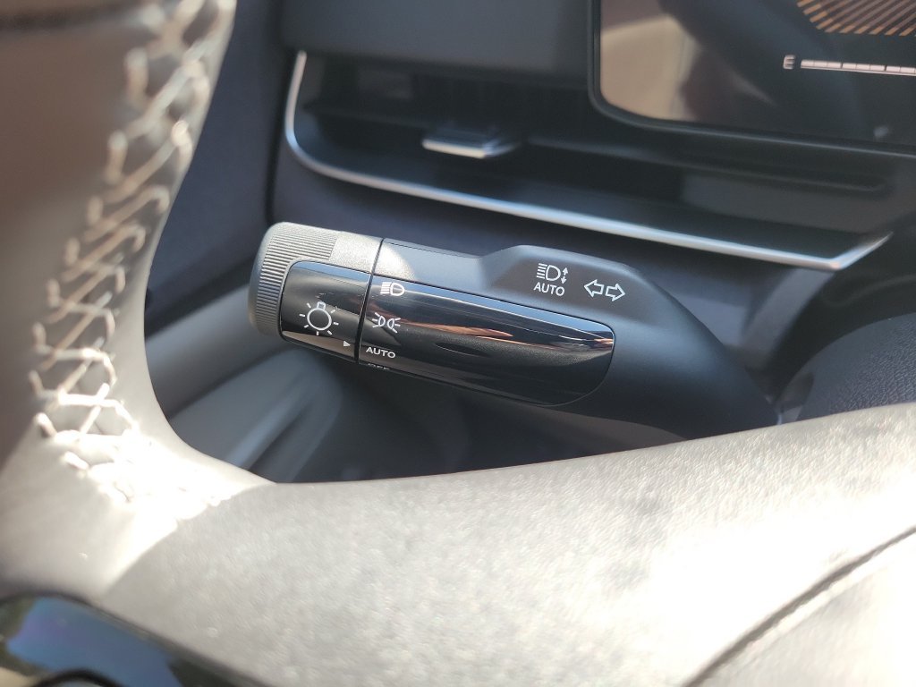 New 2027 Iceberg Green Kia EX image 28