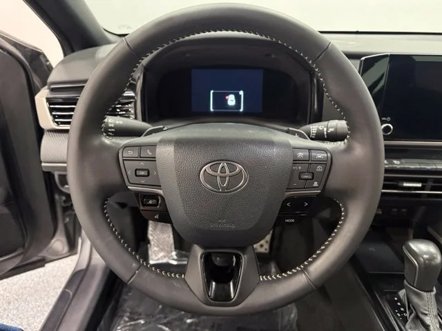 Used 2025  Toyota SE image 22