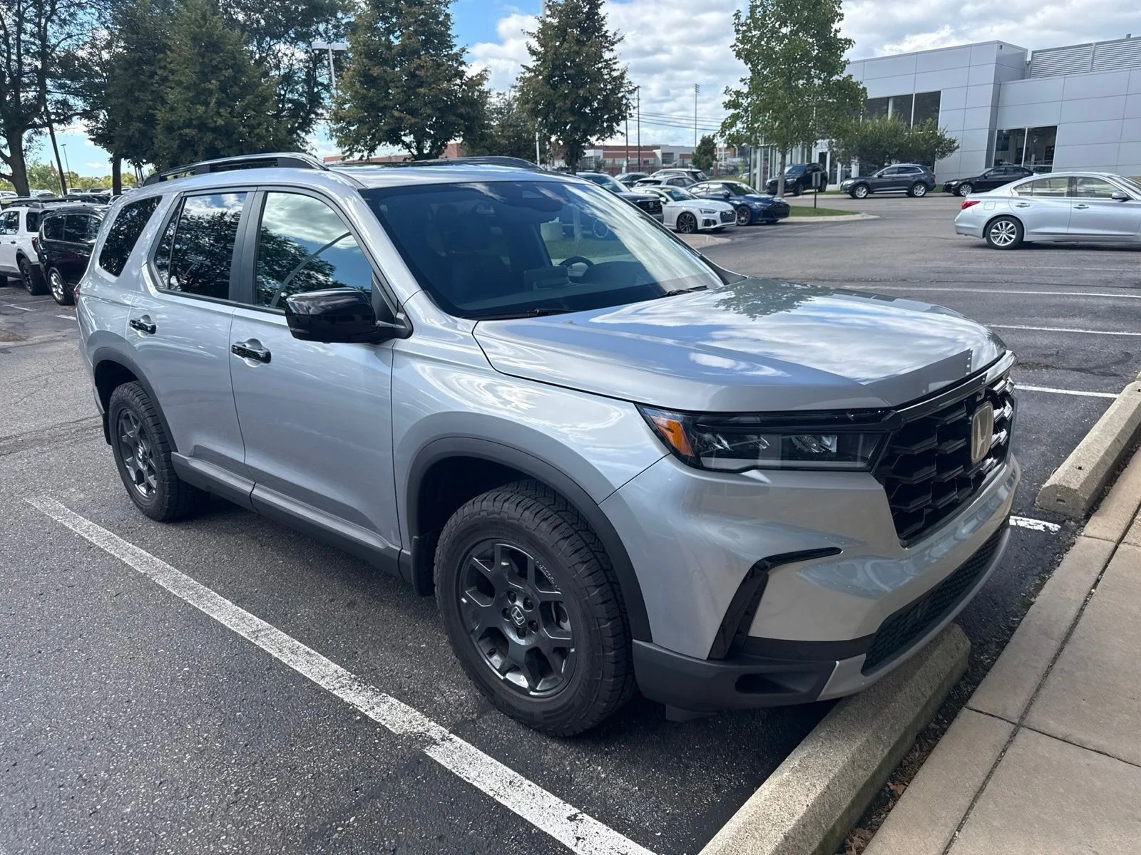Used 2025 Lunar Silver Metallic Honda TrailSport image 6