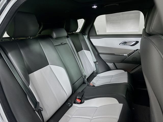 Used 2026  Land Rover S image 27