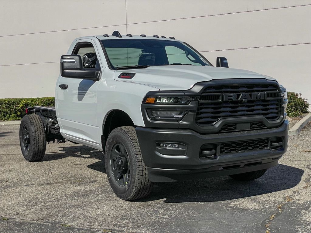 2025 RAM 3500 Chassis Tradesman - Photo 8