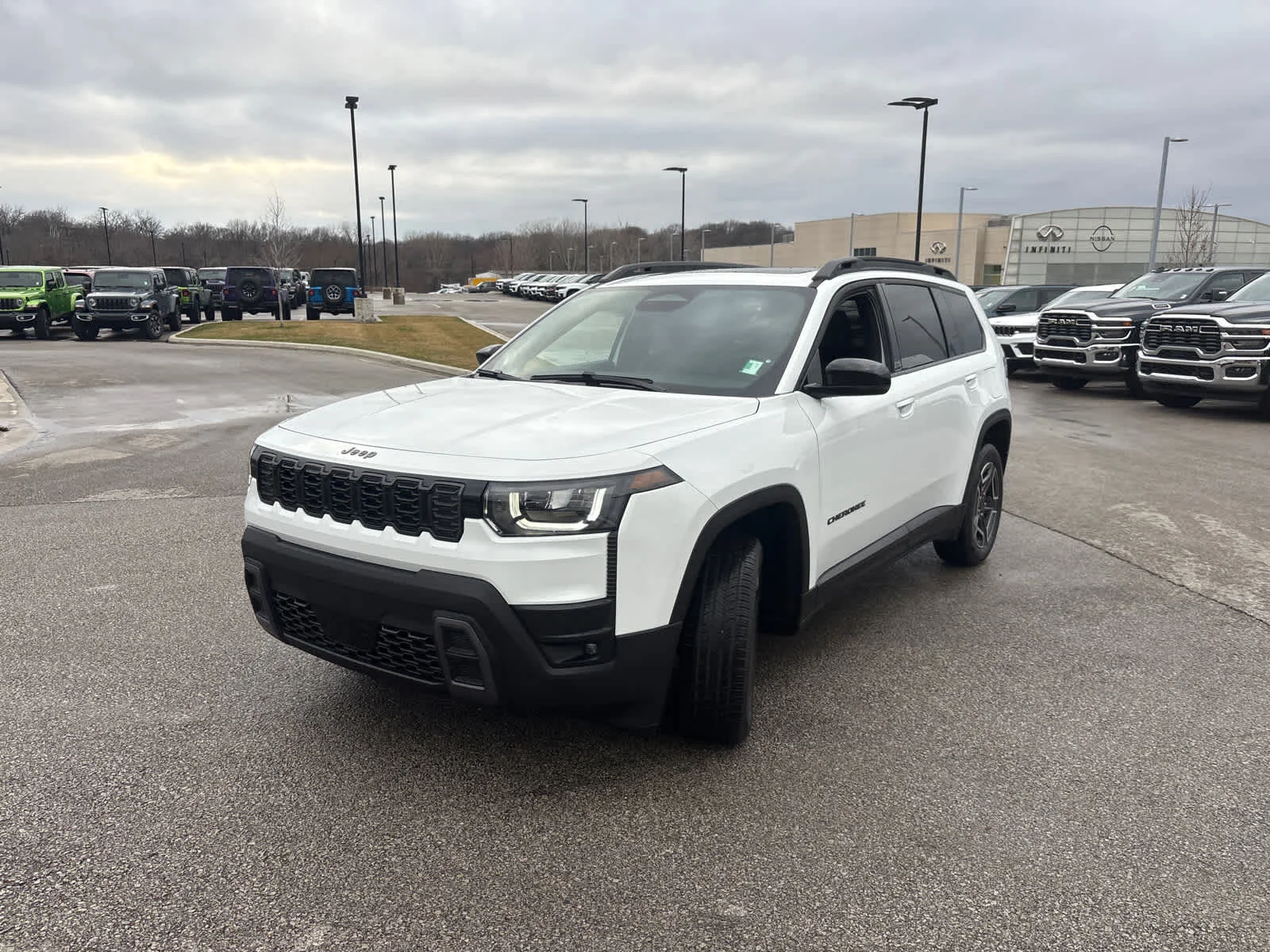 New 2026 Bright White Clear-Coat Exterior Paint Jeep Limited image 4
