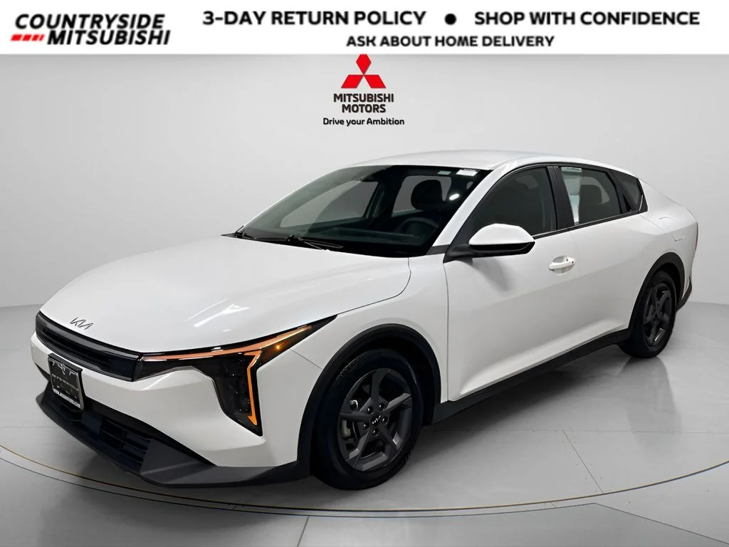 2025 Kia K4 LXS AT's photo