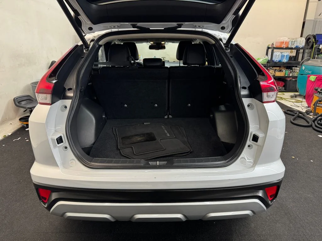 Used 2024 White Mitsubishi SE image 6