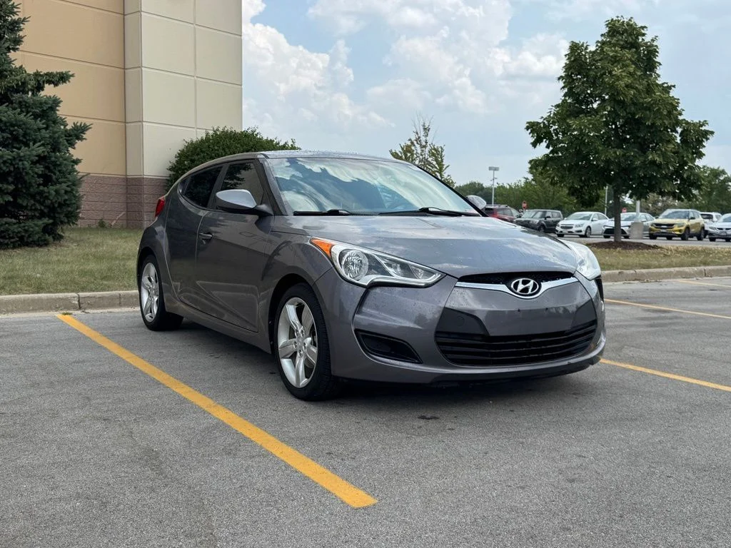 Used 2015 Triathlon Gray Metallic Hyundai Base image 2