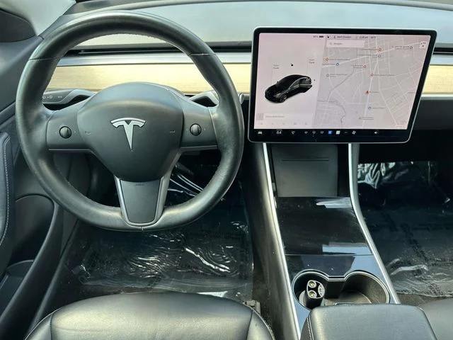 Used 2018 Black Tesla Long Range image 17