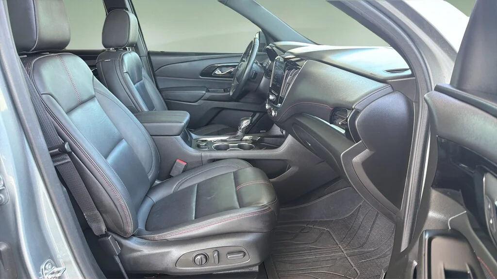 Used 2023 Sterling Gray Chevrolet RS image 10