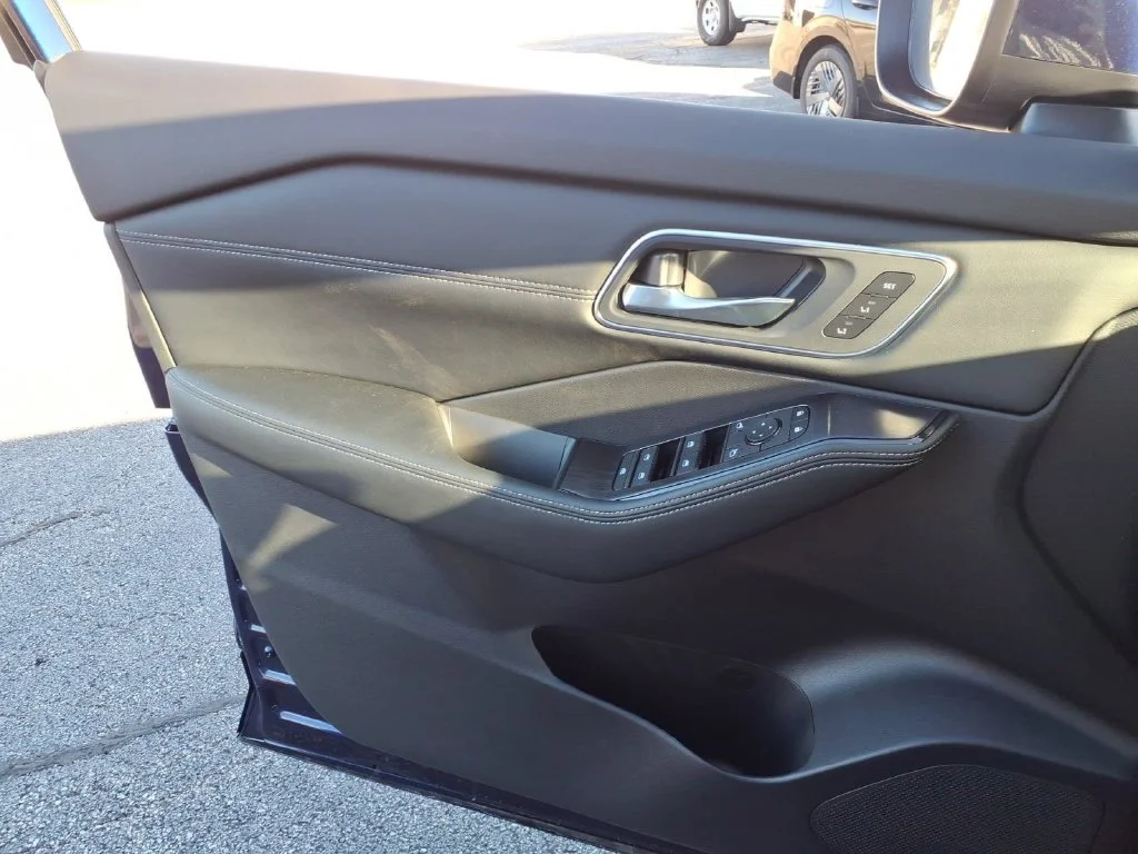 New 2026 Deep Ocean Blue Pearl Nissan Platinum image 24