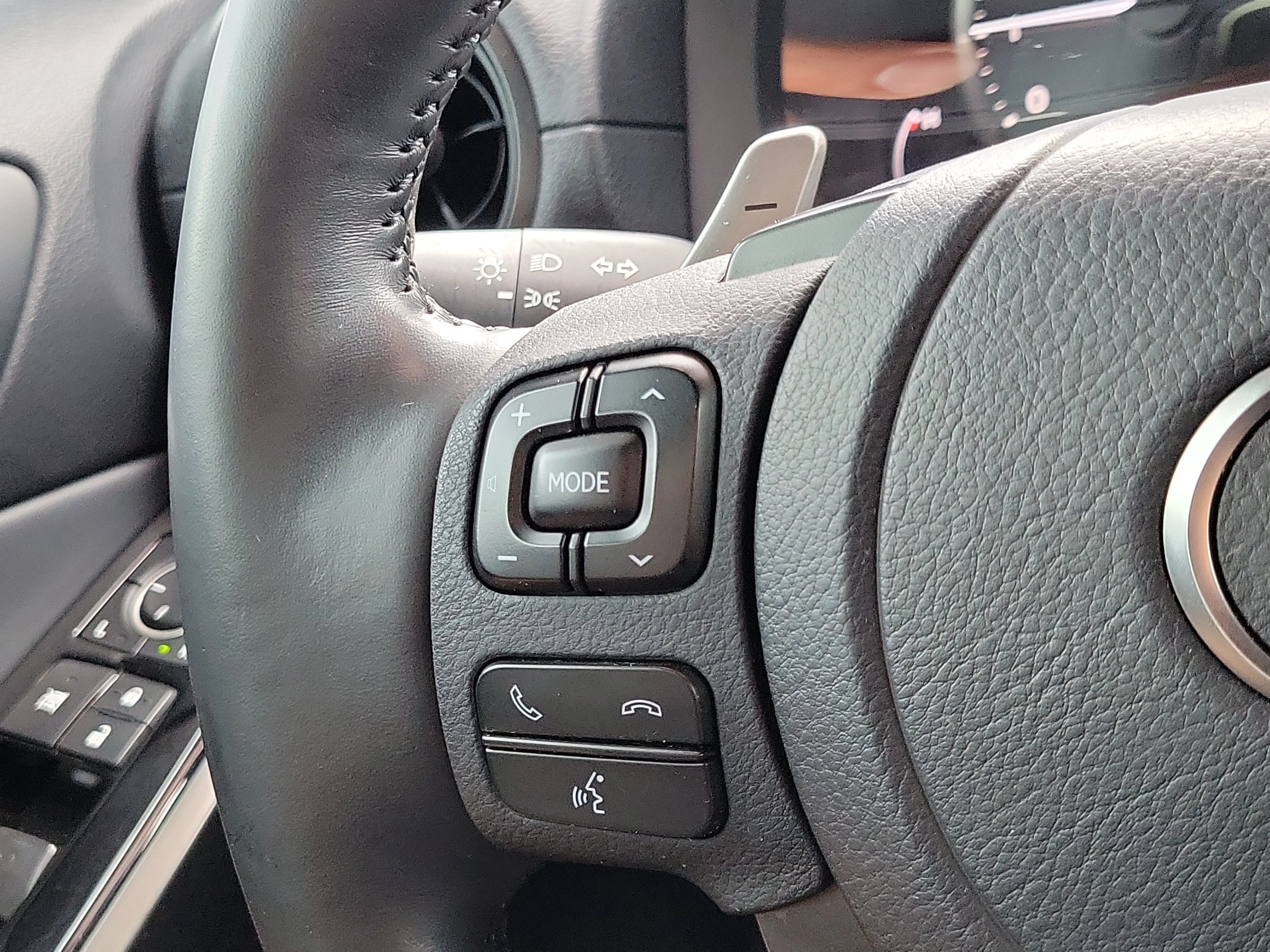 Used 2025 Iridium Lexus IS 350 F SPORT Design image 18