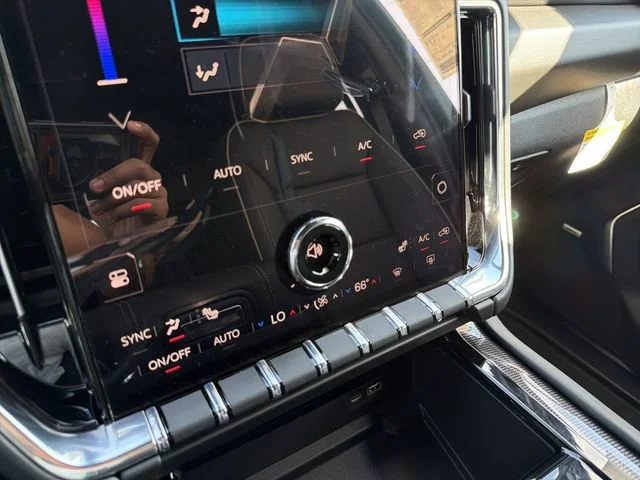 New 2026 Sterling Metallic GMC Elevation image 28