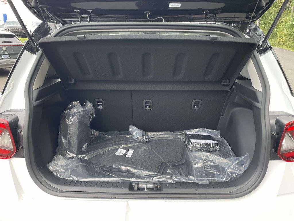 New 2026 White Hyundai SEL image 8