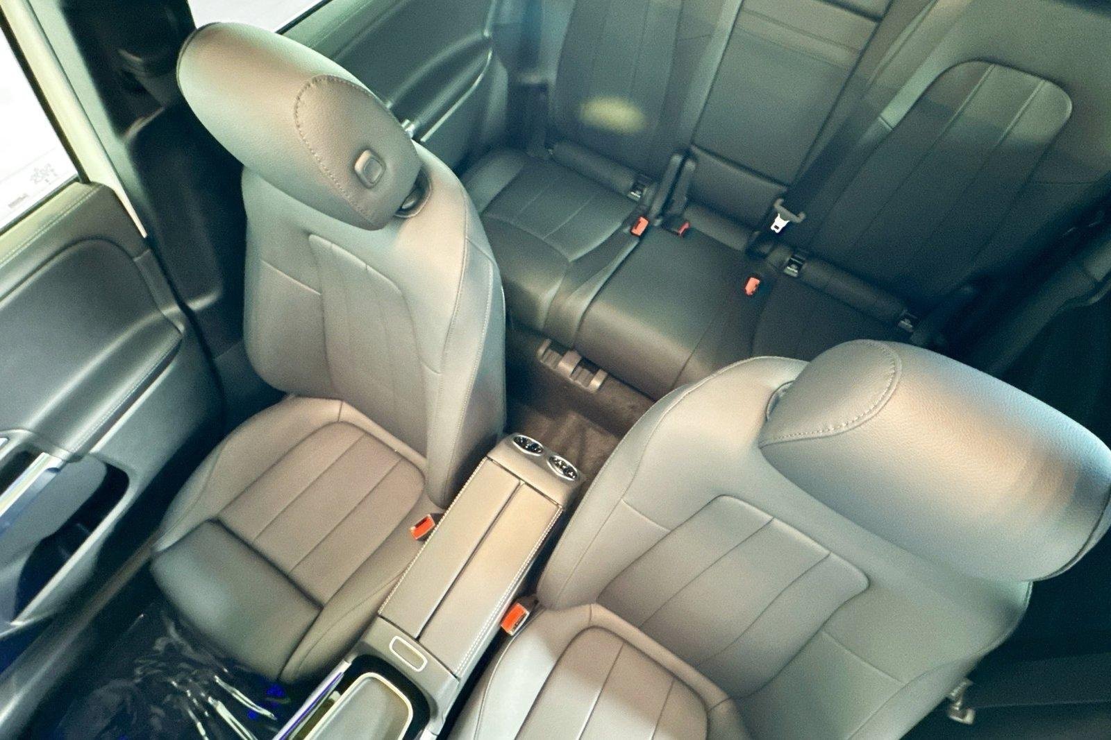 New 2026 Polar White Mercedes-Benz GLB 250 image 19