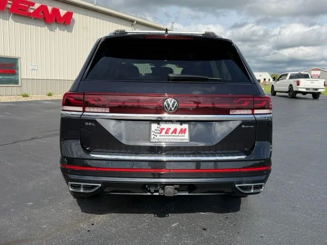 Used 2024 Black Volkswagen 2.0T SEL Premium R-Line image 5