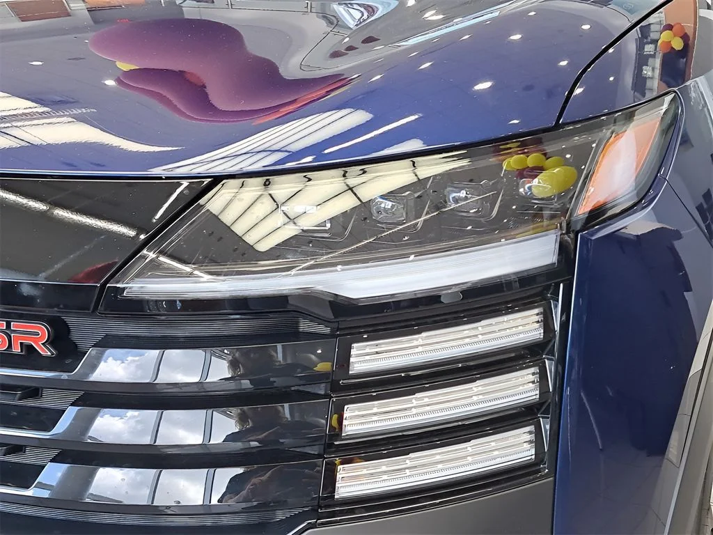 Used 2025 Blue Nissan SR image 36