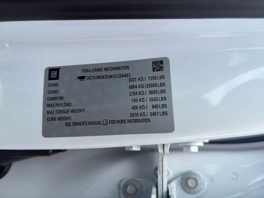 Used 2019 White GMC SLT image 32