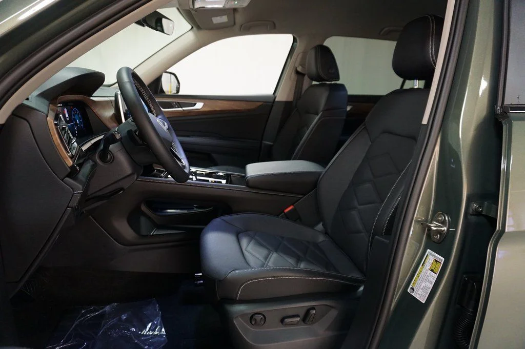 New 2026 Green Volkswagen 2.0T SE w/Technology image 10