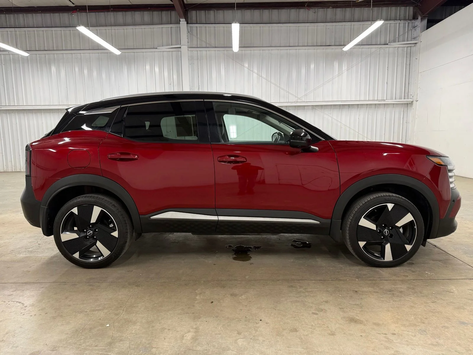 Used 2025 Red Nissan SR image 5
