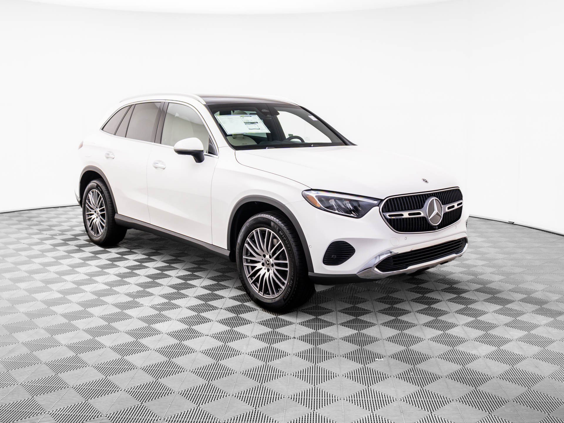 New 2026 White Mercedes-Benz GLC 300 image 7