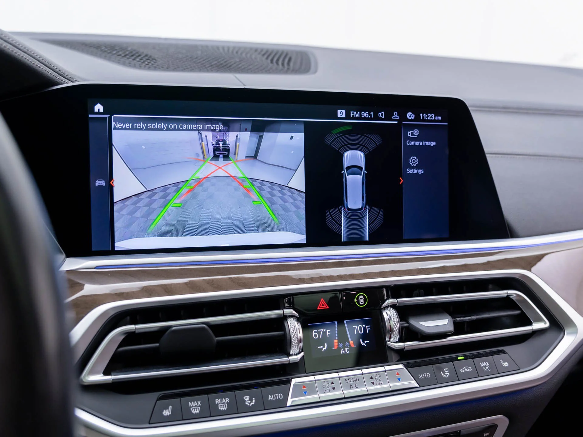 Used 2020 White BMW xDrive40i image 27