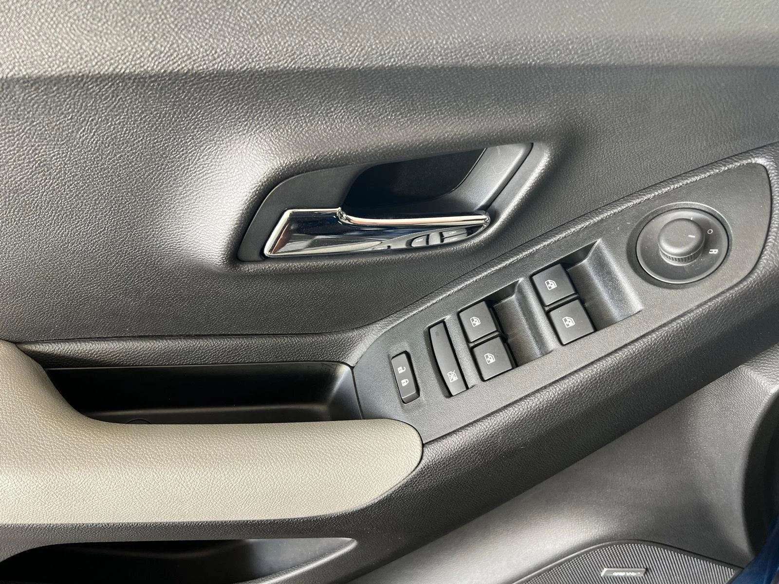 Used 2019 Pacific Blue Metallic Chevrolet Premier image 6