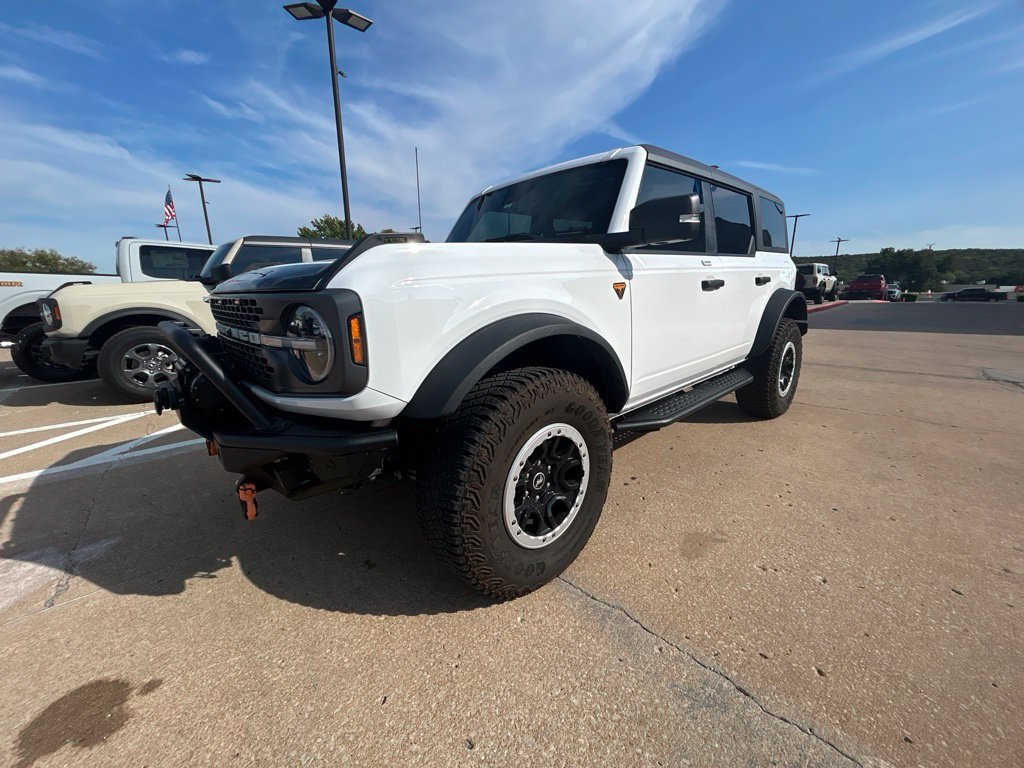 Used 2023 Oxford White Ford Badlands image 2