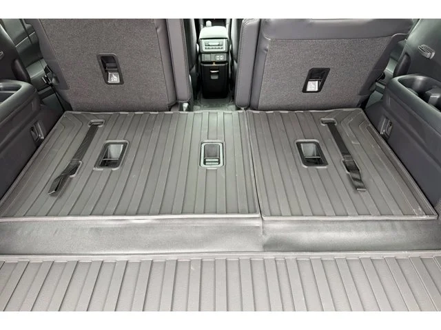 New 2026 CRYSTAL WHITE PEARL Subaru Limited 7-Passenger image 15