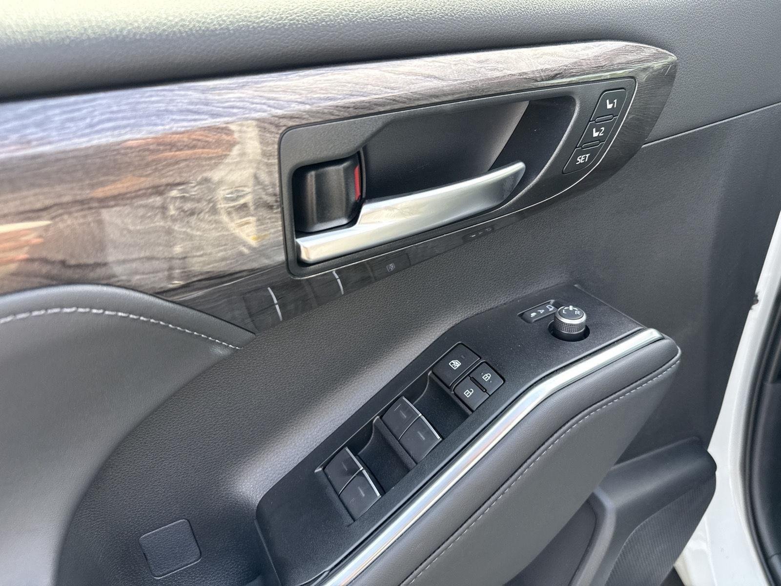 Certified Used 2026 Wind Chill Pearl Toyota Limited image 17