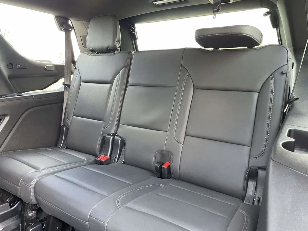 Used 2025 Gray Chevrolet Z71 image 21