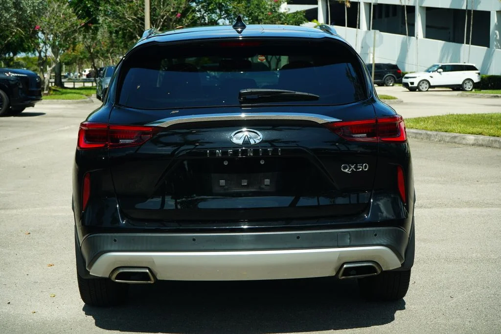 Used 2021 Black INFINITI LUXE image 10
