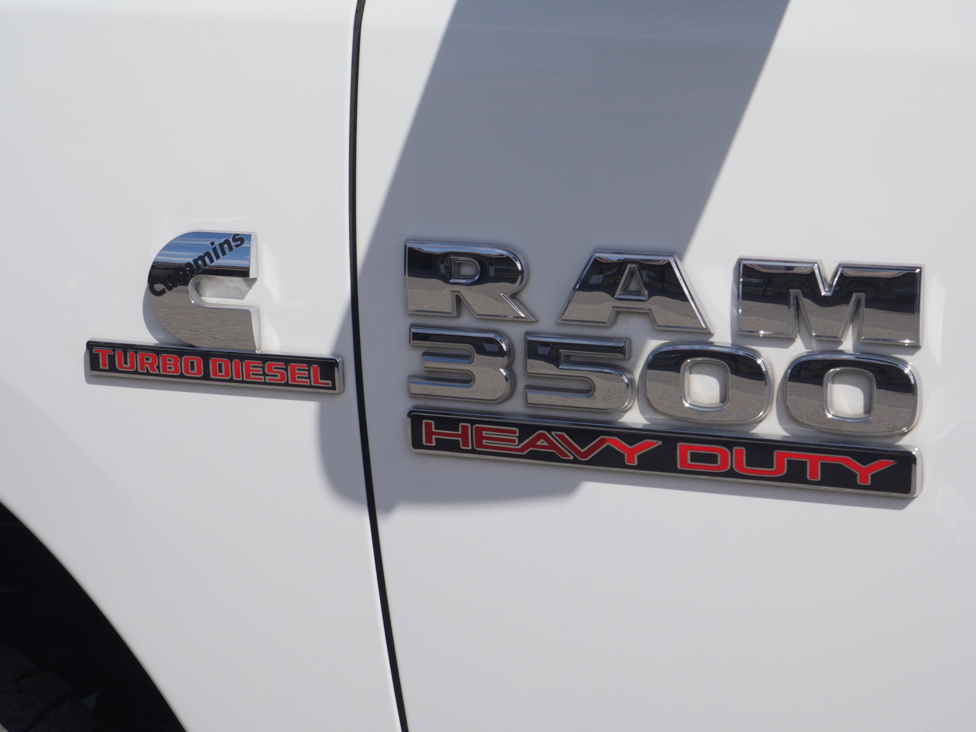 Certified Used 2018 Bright White Clearcoat Ram SLT image 15