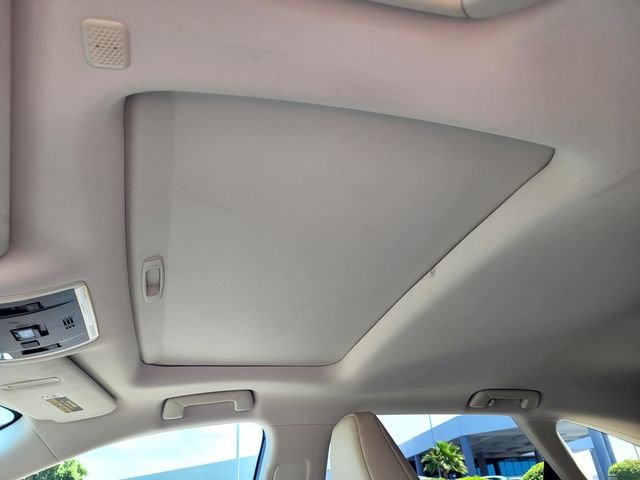 Used 2021 White Lexus 350L image 12