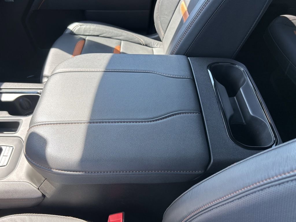 Used 2025 Summit White GMC AT4 image 43