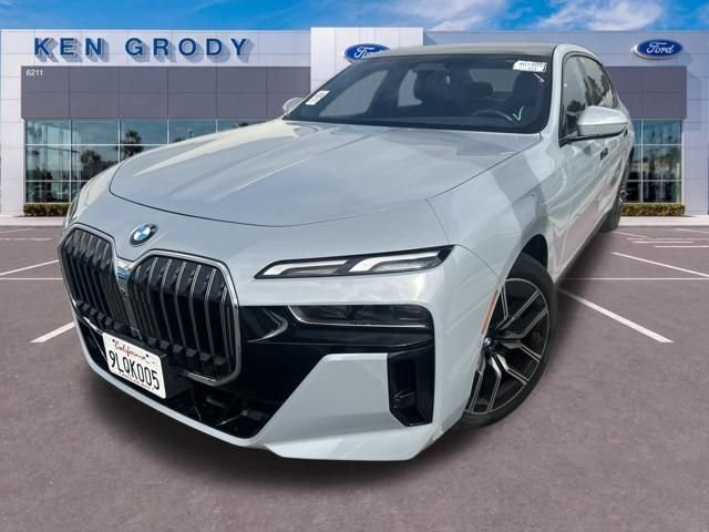 Used 2024 Gray BMW 760i xDrive image 4