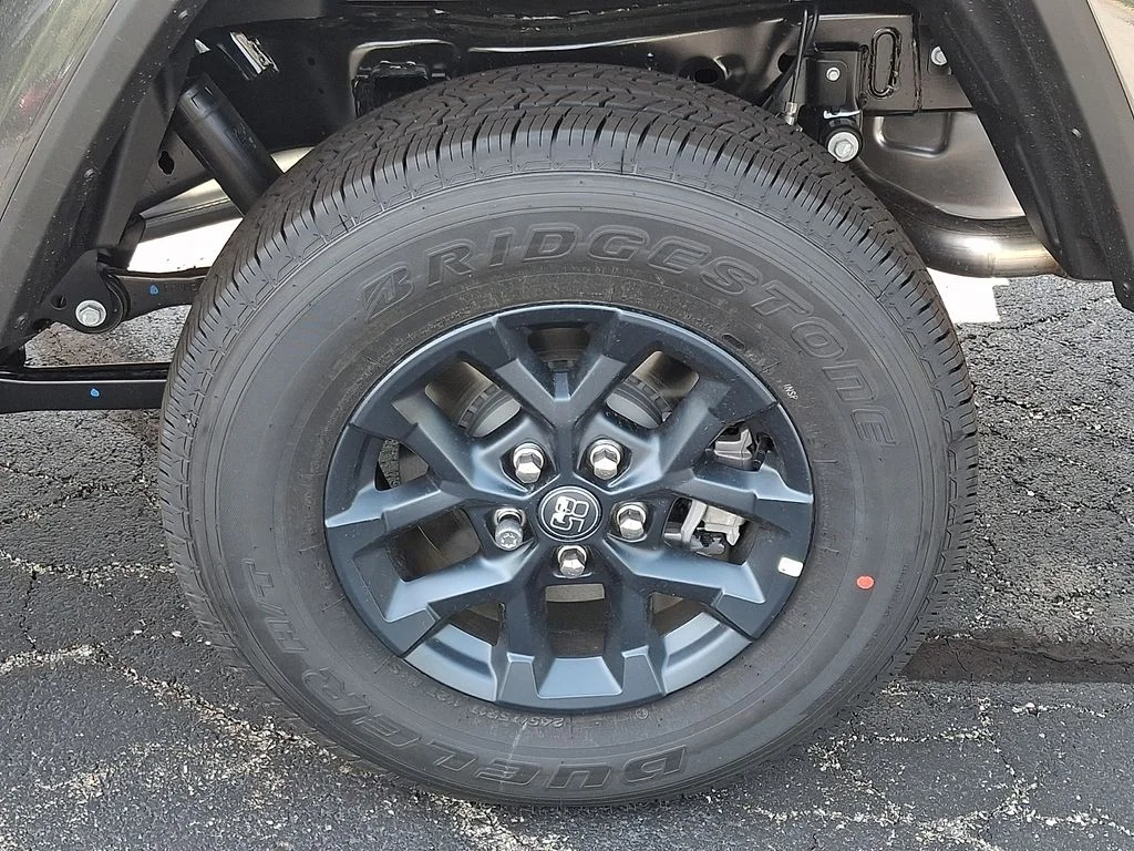 New 2026 Granite Crystal Metallic Clearcoat Jeep 85th Anniversary Edition image 5
