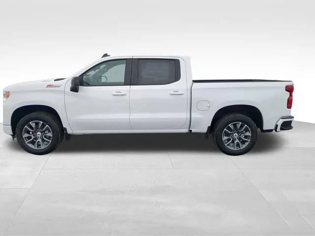 New 2026 Summit White Chevrolet RST image 4
