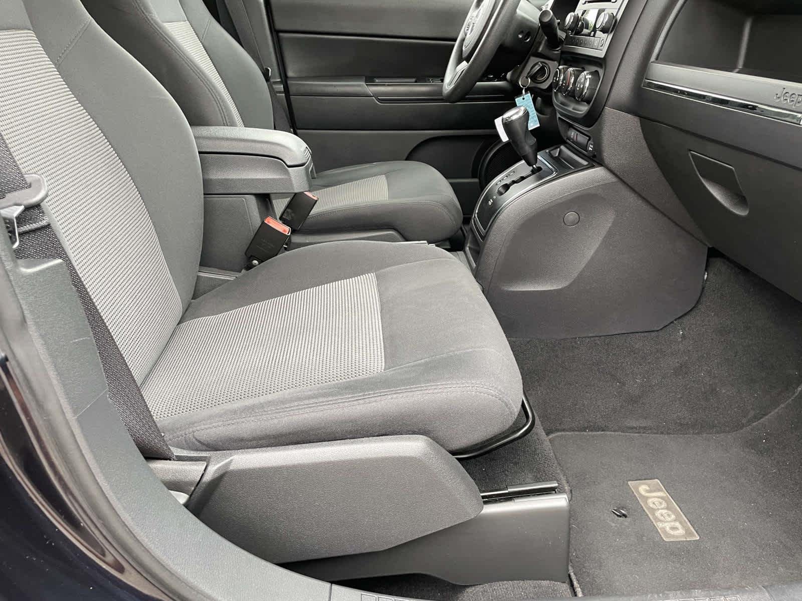Used 2011 Blackberry Pearl Jeep Sport image 25