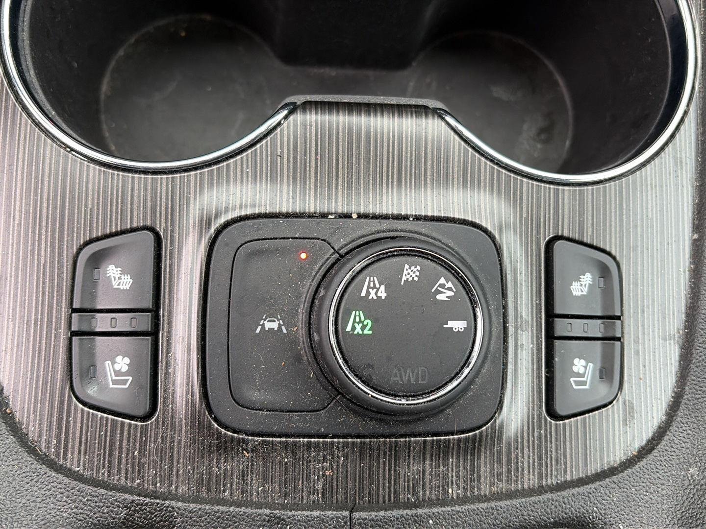 Used 2023 Summit White GMC SLT image 19