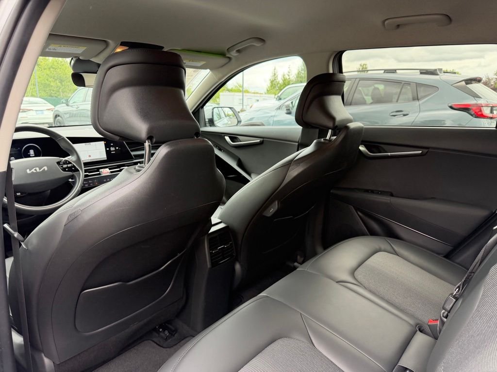 Used 2023 Steel Gray Kia Wind image 32