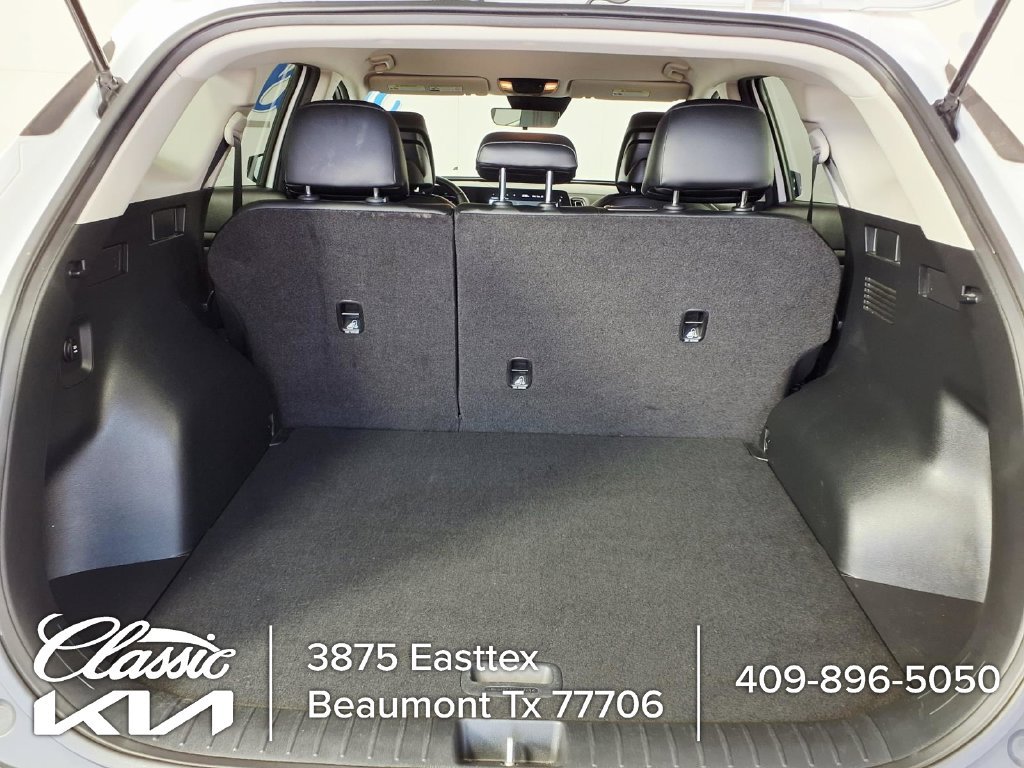 Used 2023 White Kia EX image 8